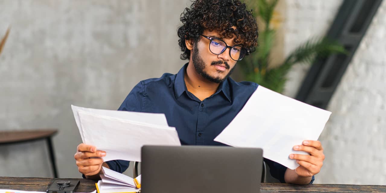 A checking account at 7.5%, a CD at 7.19%: APYs like this are tempting, but here’s what to know if you’re chasing those 7% returns