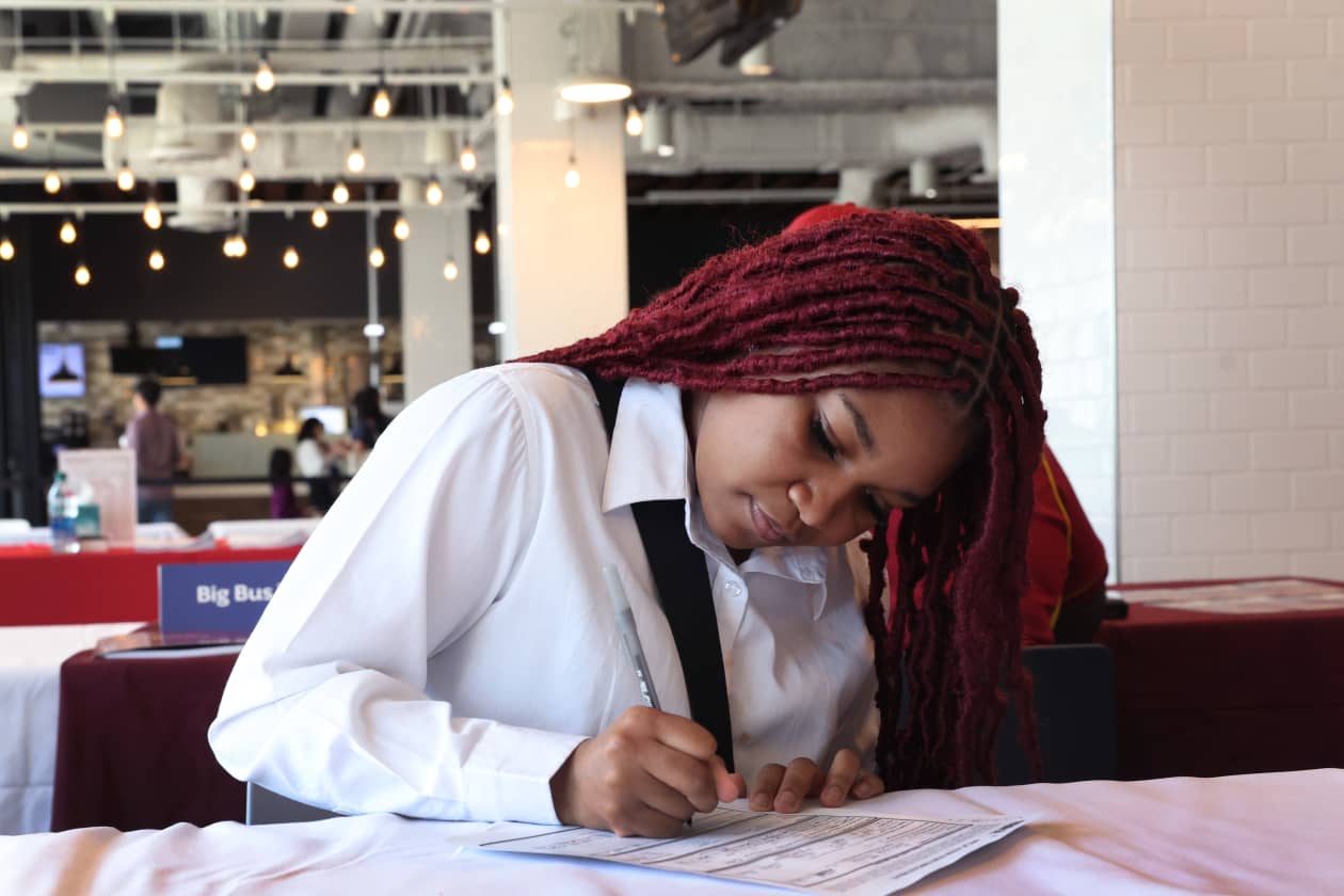 U.S. jobless claims fall to 216,000, lowest level since February ...