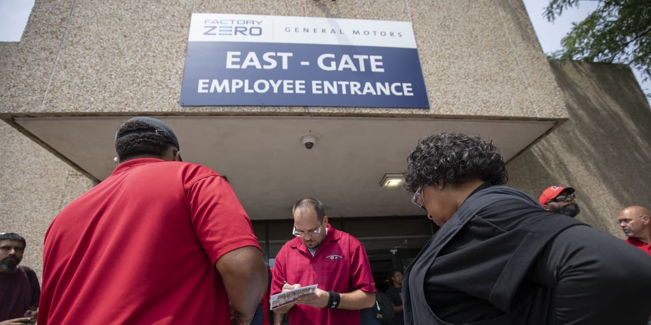 UAW rejects GM counteroffer — and says 'clock is ticking' for potential strike - Vimarsana News