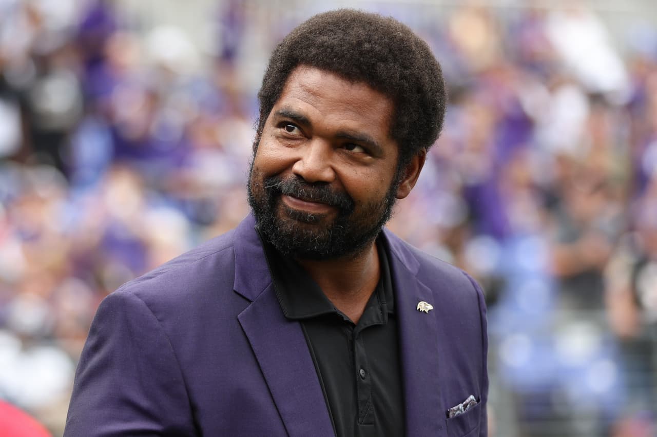 NFL Hall of Famer Jonathan Ogden lists his country club megamansion in Las Vegas for $3.8 million