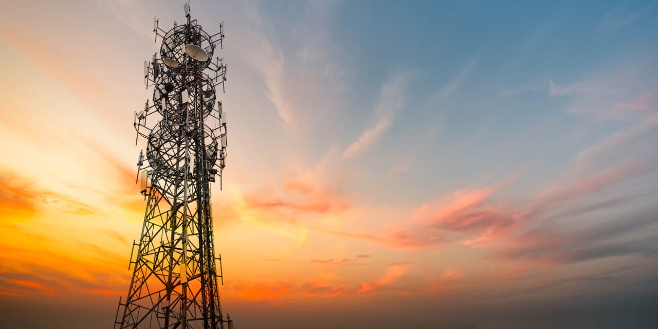marketwatch.com - Jules Rimmer - The mobile ambitions of SpaceX see telecom stocks get hit again. What the latest developments mean.