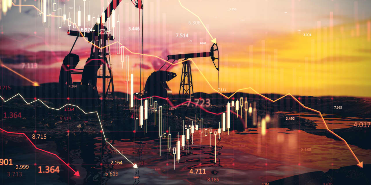 marketwatch.com - Lawrence G. McMillan - The options market is sending a contrarian signal about oil prices