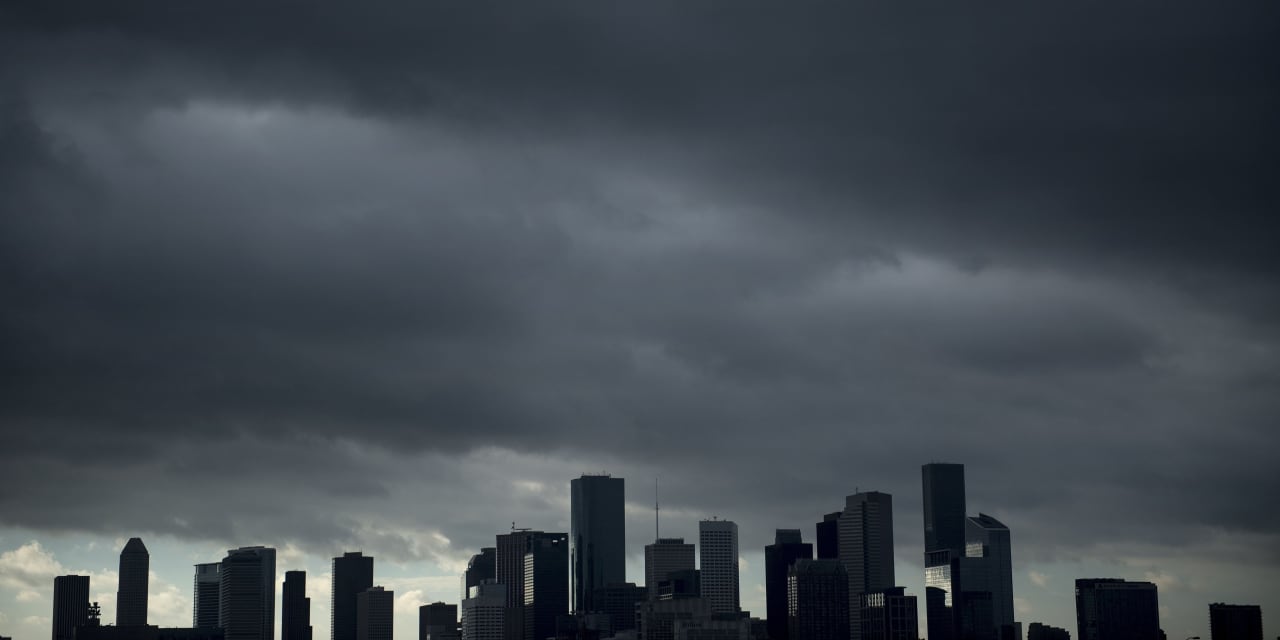 Why the Fed’s next decisions on rates could lead to a wave of commercial-debt defaults
