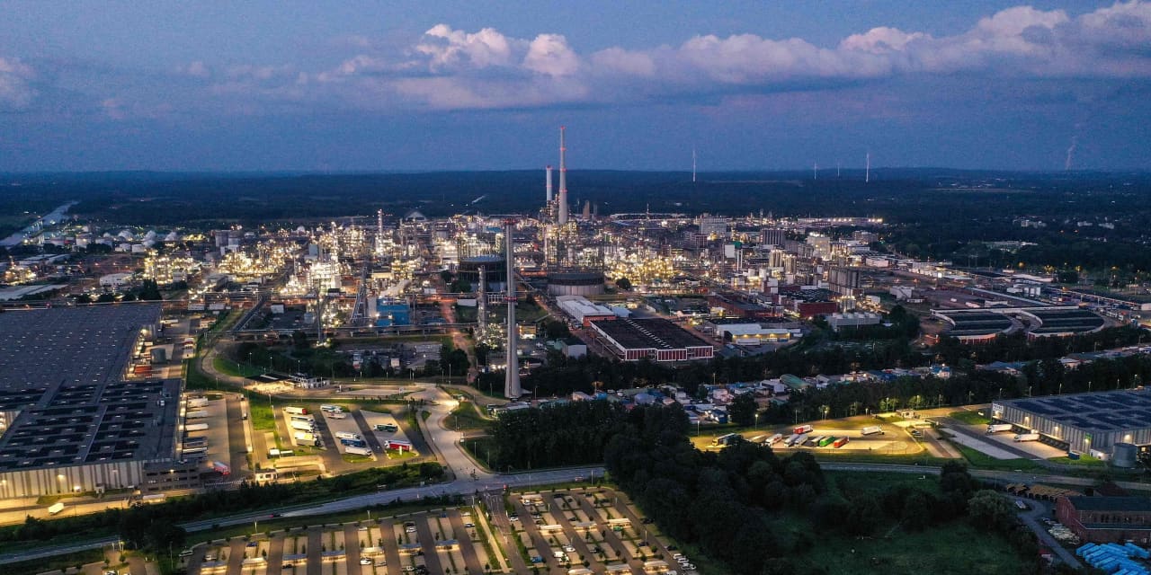 Germany's economy struggles with an energy shock that's exposing longtime flaws - Vimarsana News