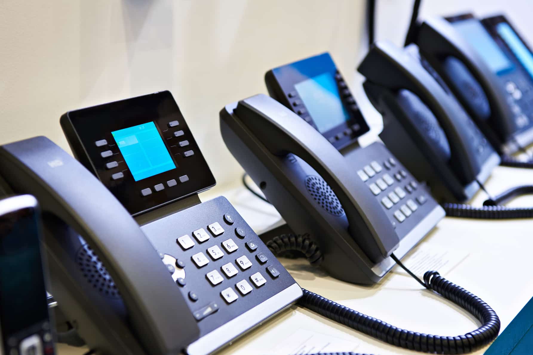 Облачная телефония делофон. Воип телефония. IP Phone 2000. Телефония в офисе. VOIP Telephony.