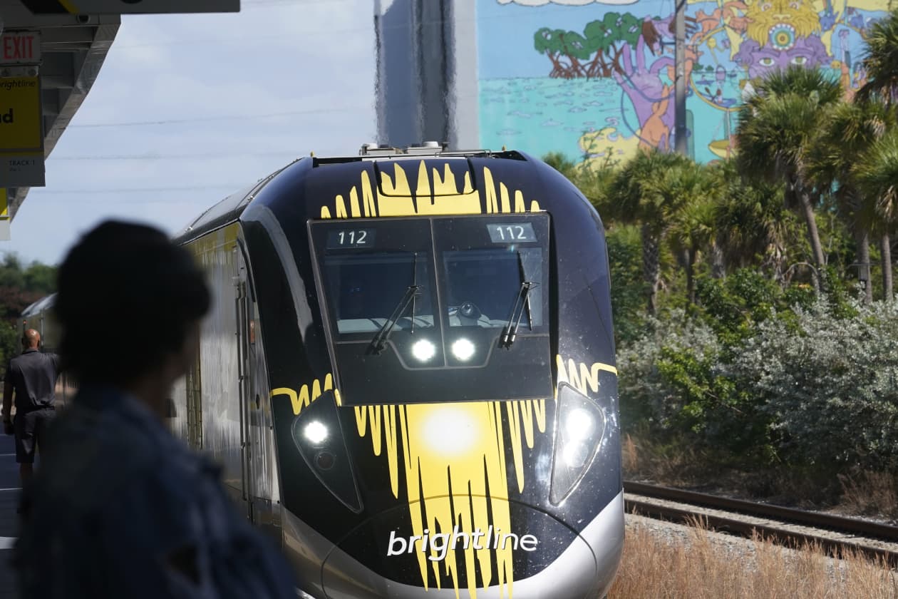 High Speed cheapest Passenger Train