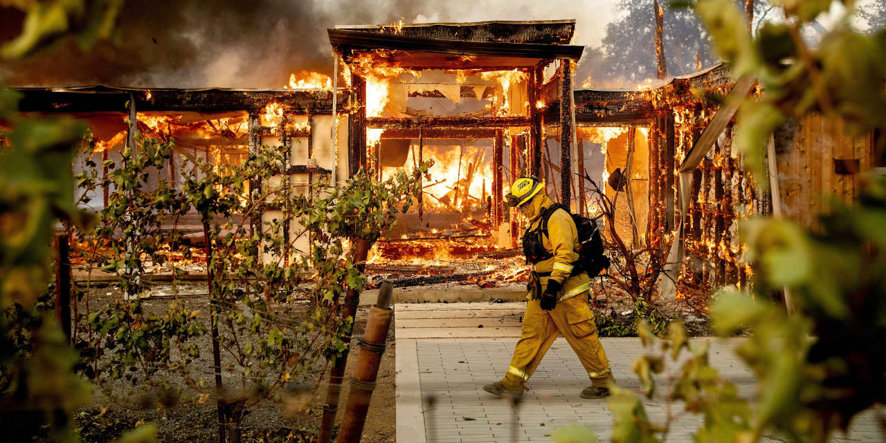 Wildfire-prone California to consider new rules for property insurance pricing