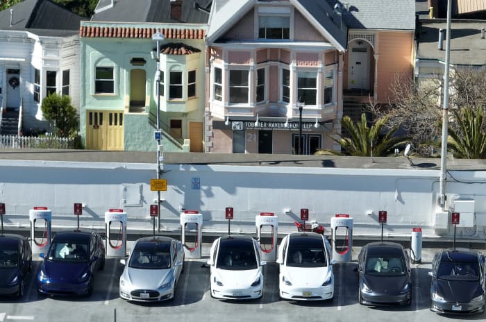 California makes a big change to its electric vehicle rebate