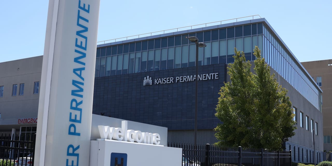 Kaiser health workers set to strike in October, alleging bad-faith negotiations - Vimarsana News