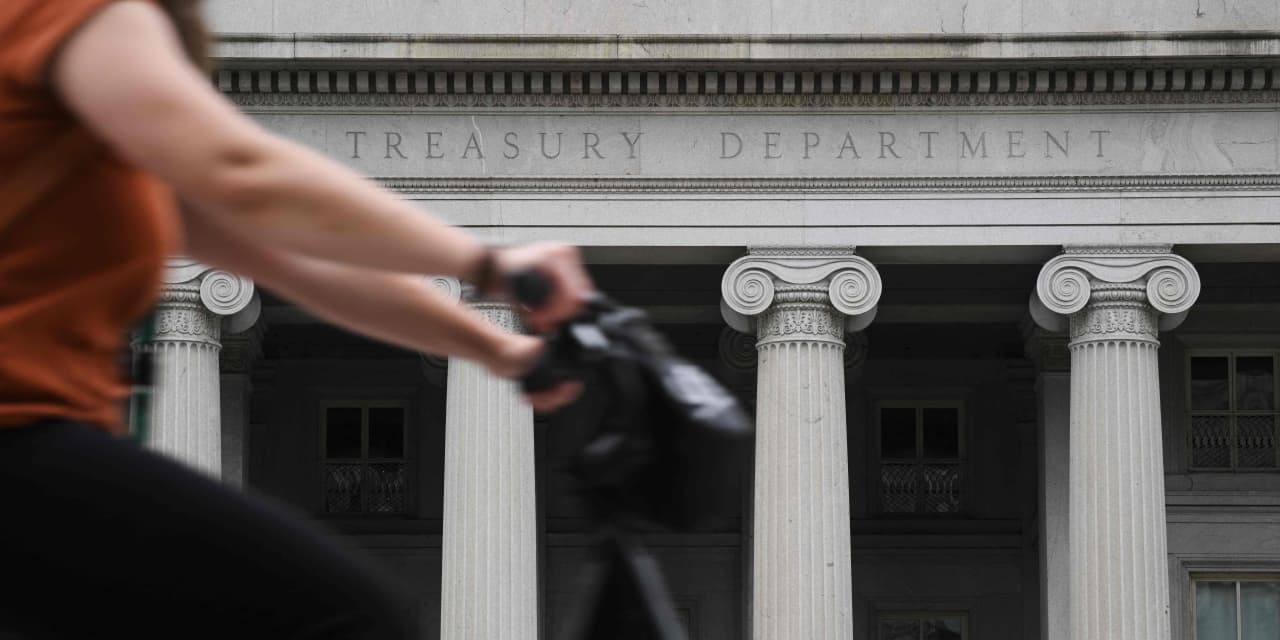 Market Extra: Treasury’s ‘weird’ security approaches 5% yield, signaling 10-year rate may too