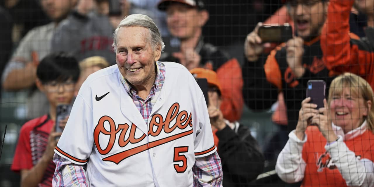 Brooks Robinson, Baseball's 'Human Vacuum Cleaner,' Dies at 86 - WSJ