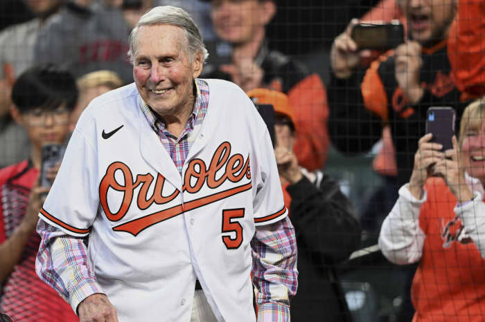 Brooks Robinson, Baseball Hall of Famer, Dead at 86