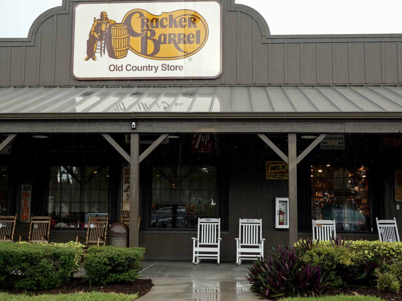 Cracker Barrel’s recovery may be ‘protracted,’ as younger diners stay away, analysts say