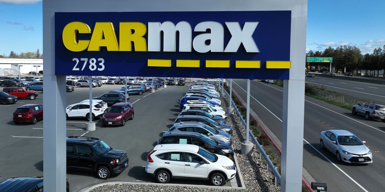 CarMax shares fall 7% as auto loan pressure offsets sales pace