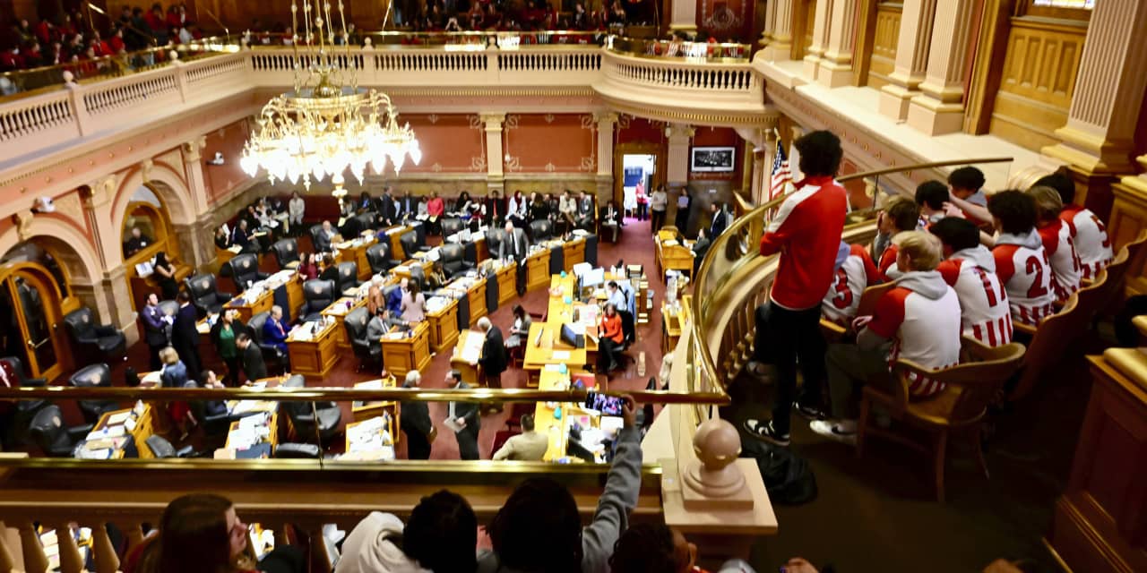 Colorado laws that add 3-day wait to buy guns could open path to firearm makers - Vimarsana News