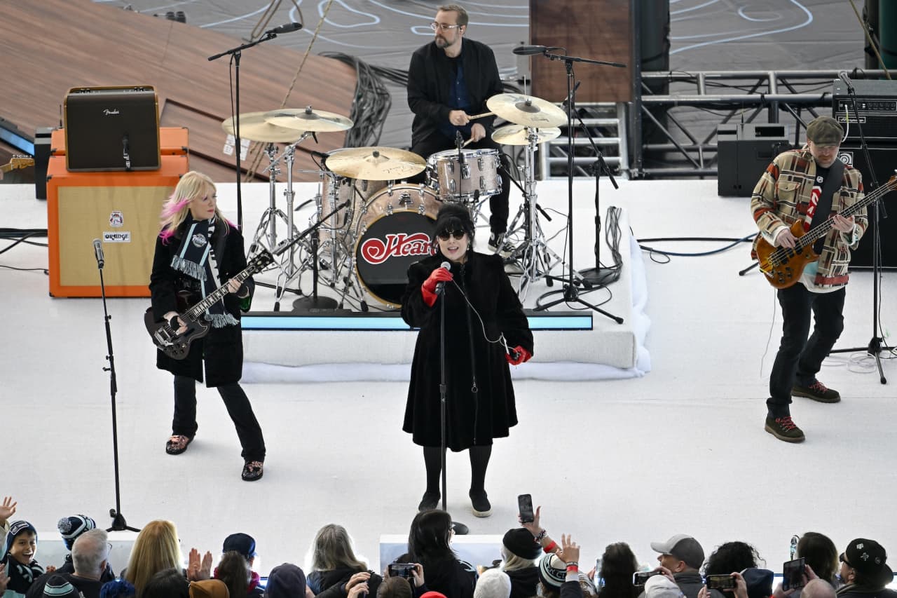 After pausing tour due to cancer, Heart rocker Ann Wilson lists Florida  home for $2 million - MarketWatch