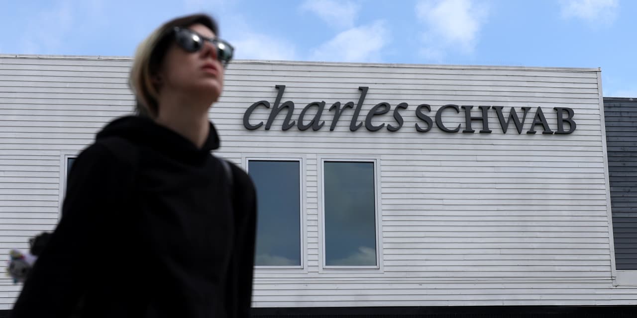 Schwab muscles its way into private markets, buying Forge Global for a ...