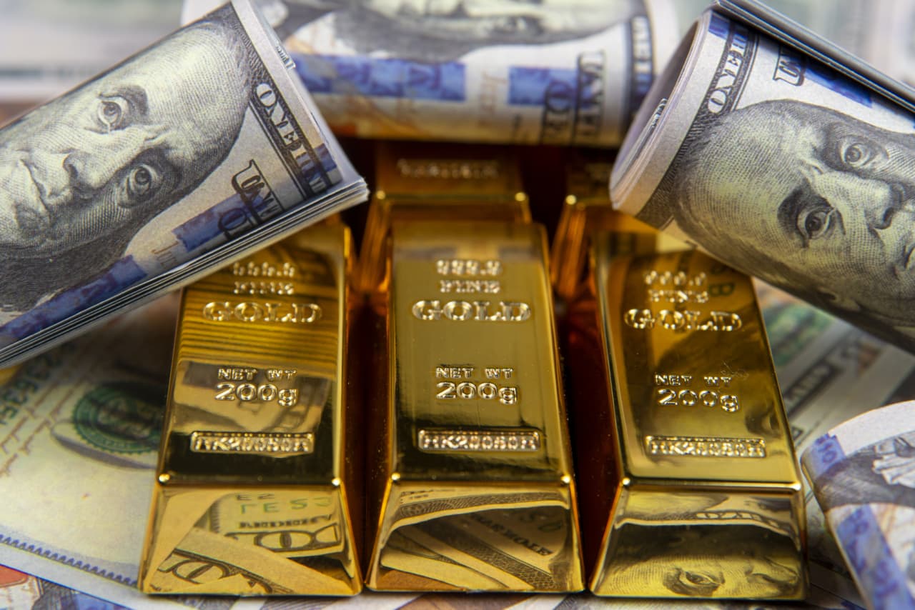 Record gold price flashes warning for Fed’s rate-cut hopes