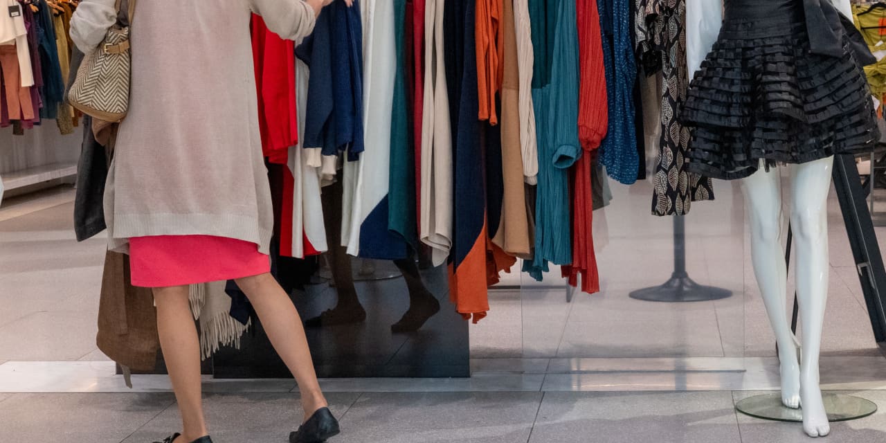 Expect record online spending over the holidays — and budget cuts in these areas - Vimarsana News