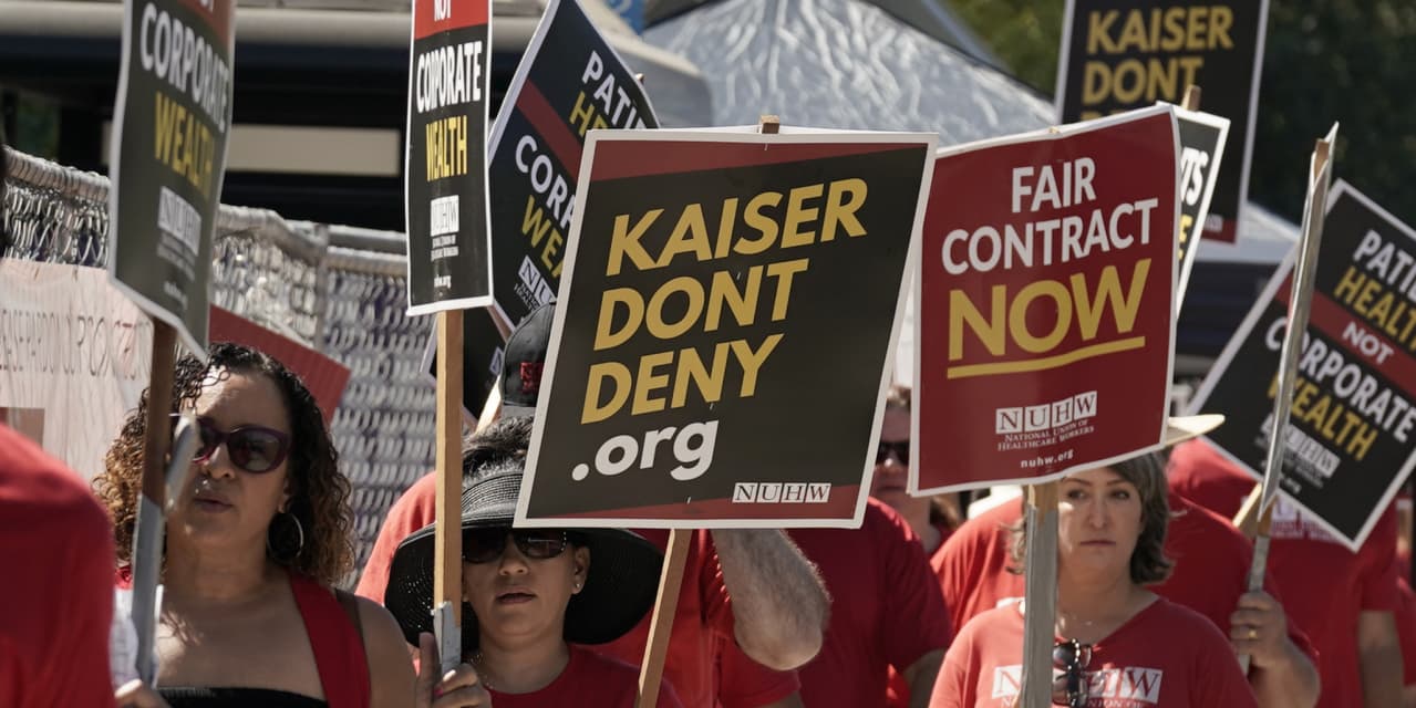 75,000 US health care workers go on strike in multiple states over wages and staff shortages - Vimarsana News