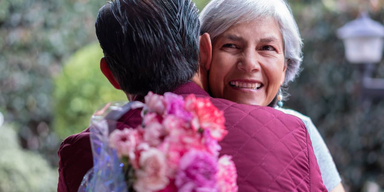 My mom has $550,000 and dementia, and I'm worried what happens when her money runs out - Vimarsana News