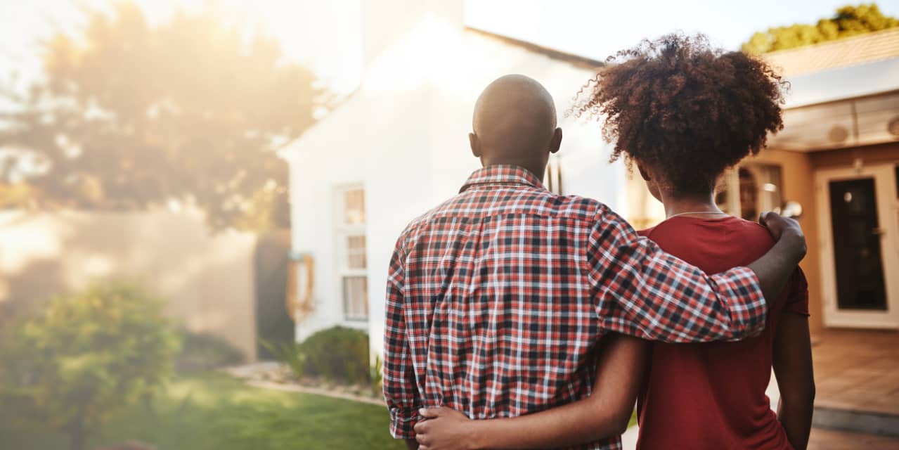 #The Advicer: We’re in our 40s, making 0K and just moved to California. We’re looking to buy a .2M home, but also want to invest in our 401(k). Who can help us?