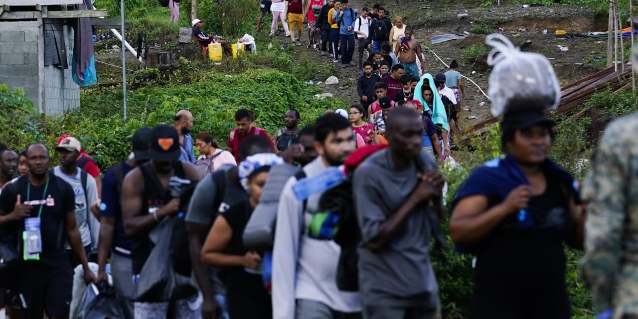 U.S. to resume deportation flights for Venezuelan migrants as arrivals grow - Vimarsana News