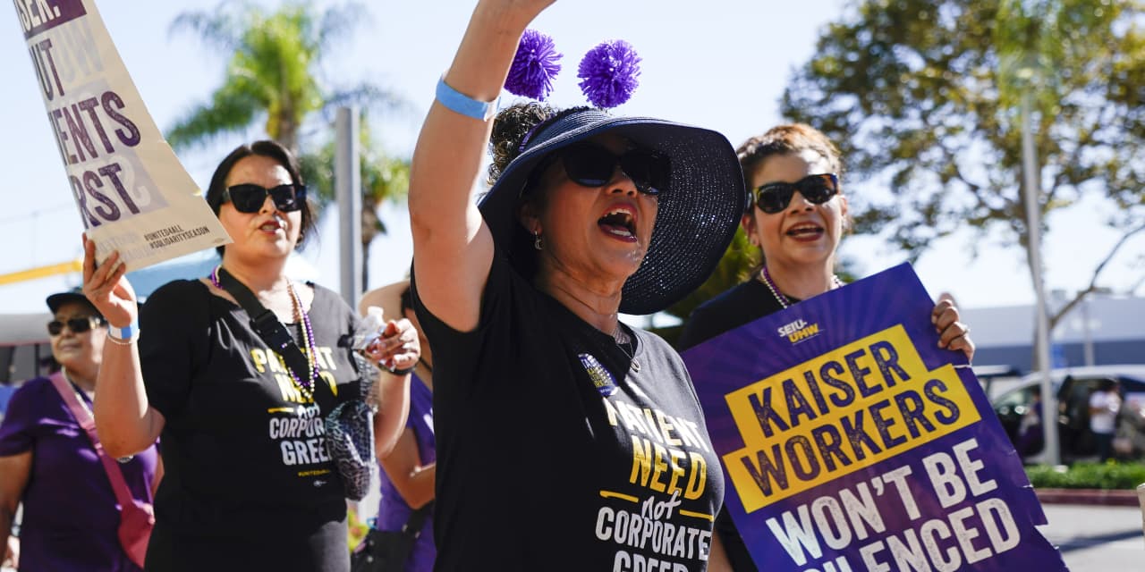 No deal in sight after three day strike by 75,000 health care staff - Vimarsana News