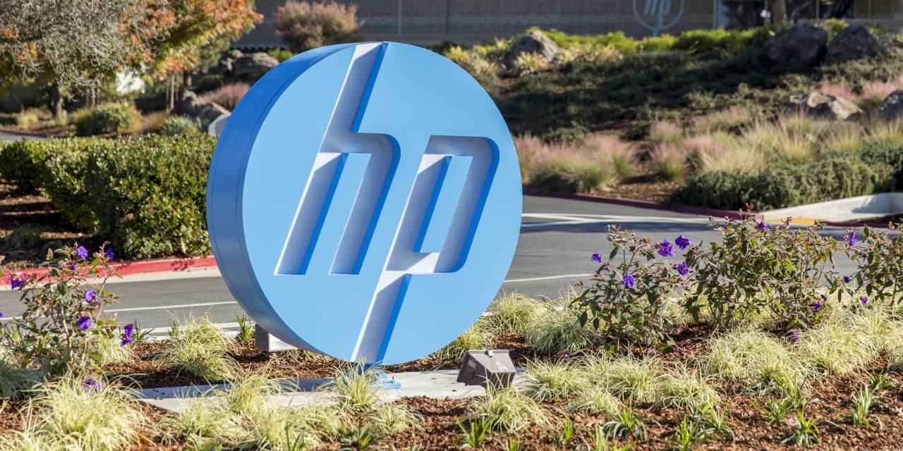 HP returns to growth, but stock falls as profit falls