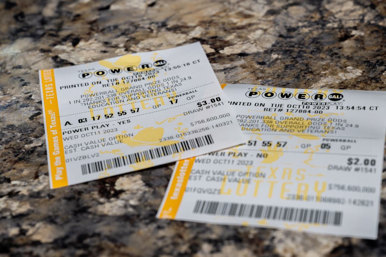 Ticket sold in California wins Powerball jackpot of $1.73 billion