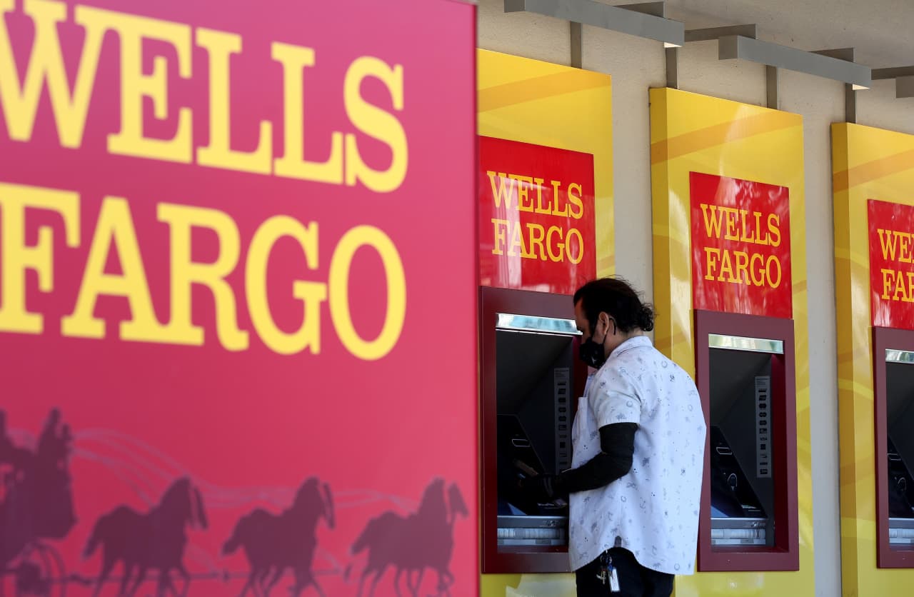 Wells Fargo set aside a lot more money for potential loan losses, stock  falls - MarketWatch