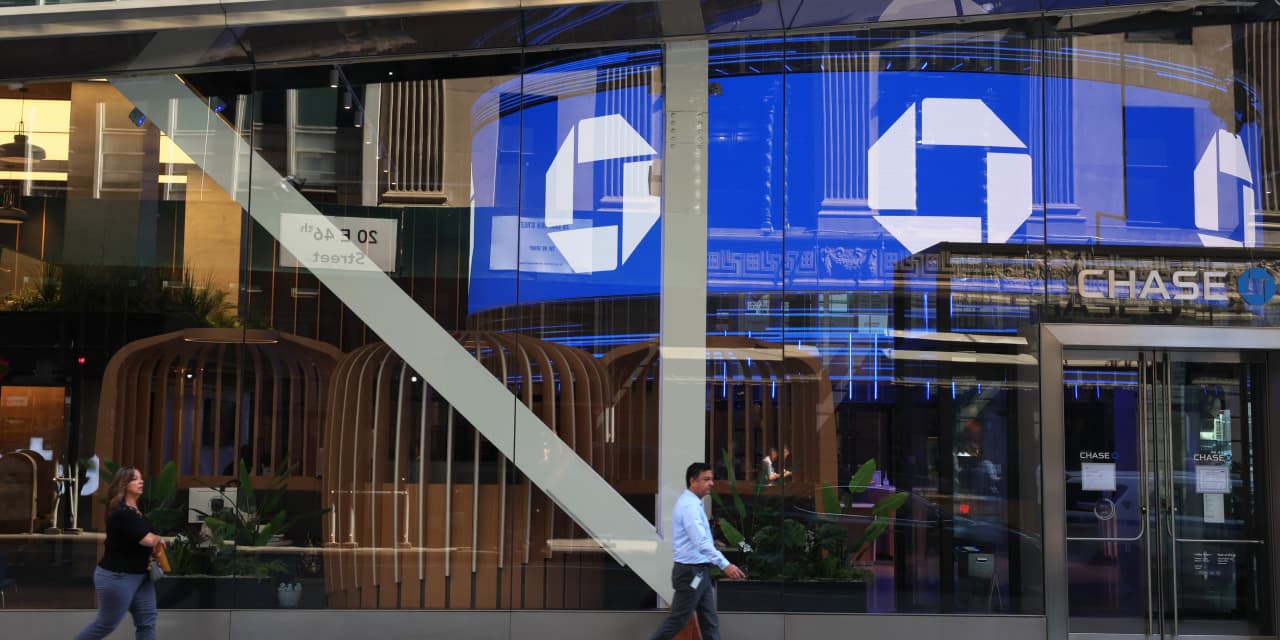 JPMorgan Chase’s Q3 profit rises by 35%, bolstered by increased interest income