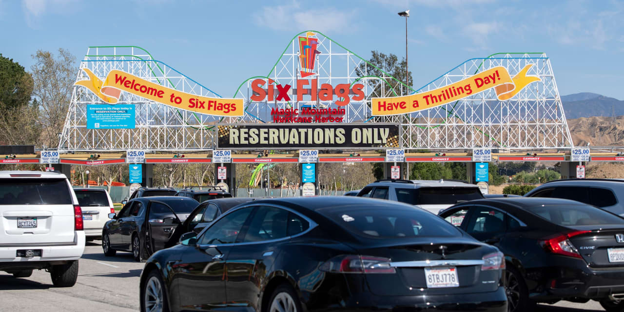 Six Flags swings to Q4 loss as revenue lags consensus - Vimarsana News