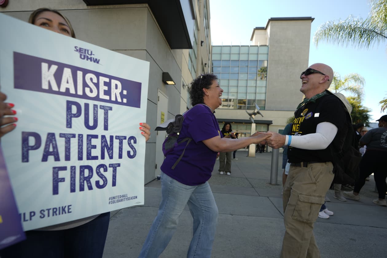 Kaiser Permanente Reaches A Tentative Deal With Health Care Worker