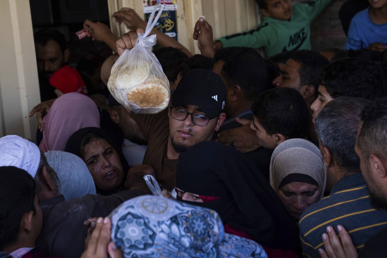 Humanitarian aid stuck at Gaza-Egypt border as Israeli siege strains