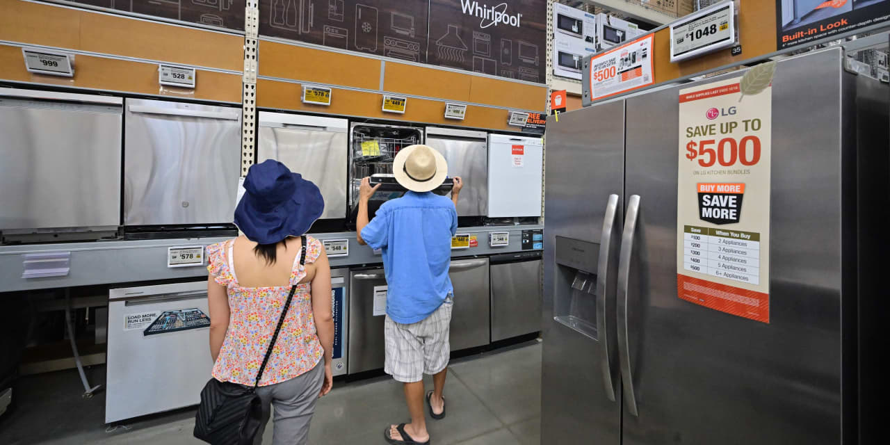 Savings from refinanced mortgages help fuel 'surprising' consumer spending: NY Fed - Vimarsana News