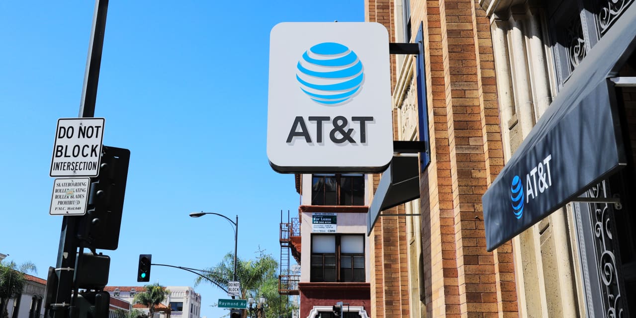 AT&T delivers a big subscriber beat, while detailing its plan for tax ...