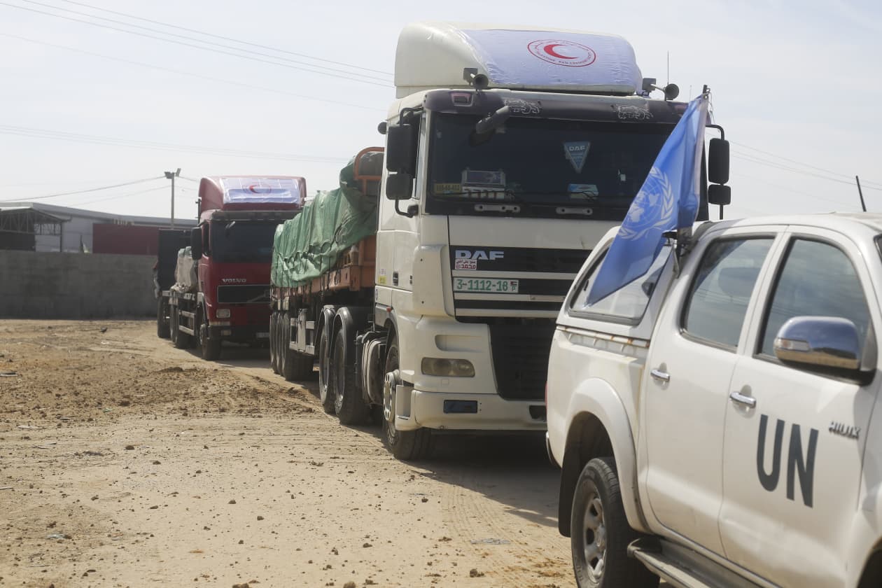 Egypt’s border crossing opens to let a trickle of desperately needed ...