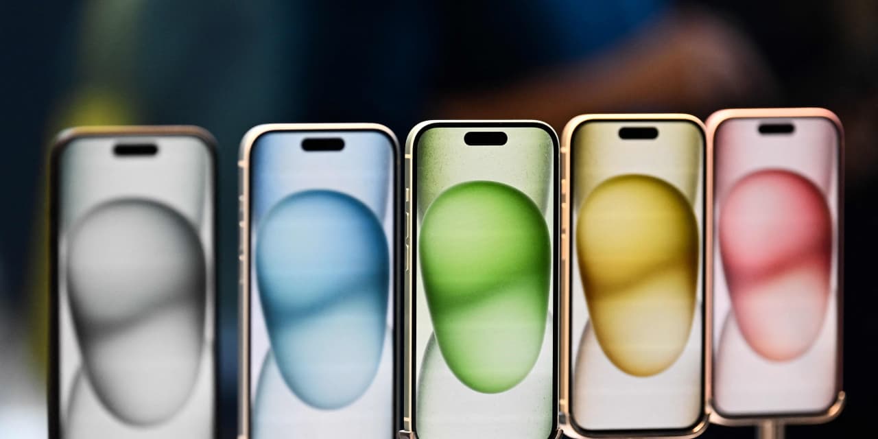 Apple's iPhone 15 still sees strong demand, especially in China, analyst says - Vimarsana News
