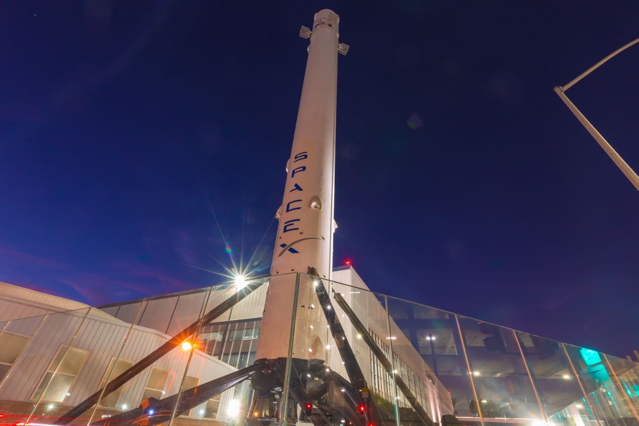 SpaceX succumbs to gravity as its stock price briefly dips below its IPO trading debut