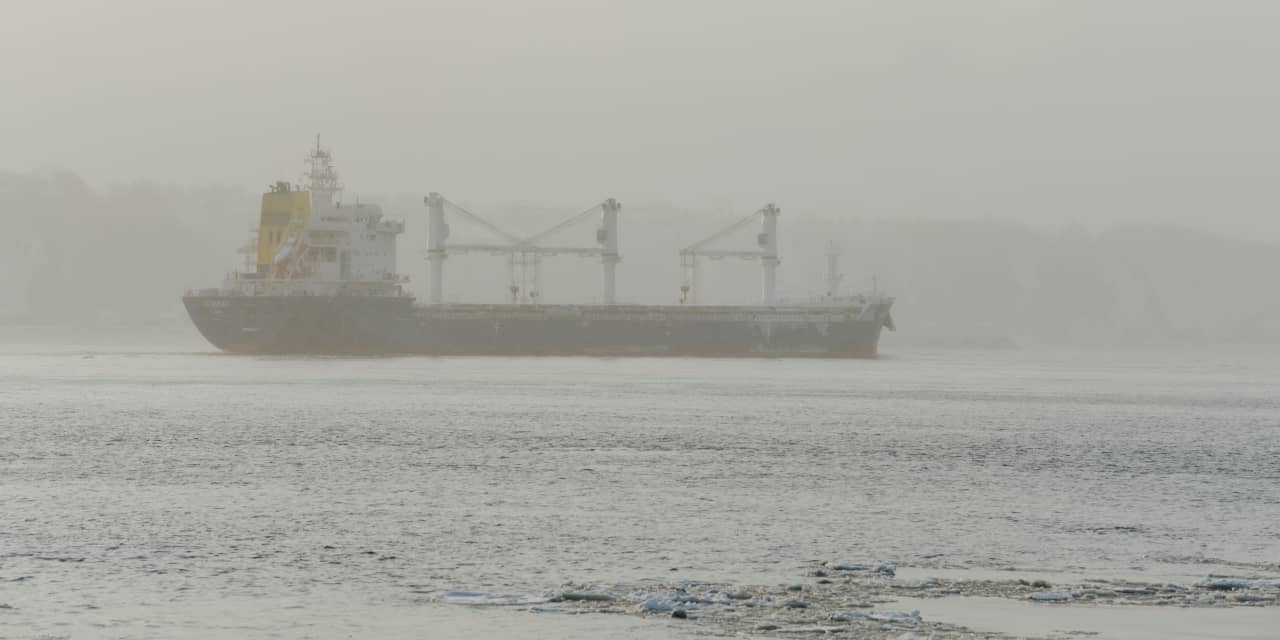 Deal reached to end strike that shut down vital Great Lakes shipping artery - Vimarsana News