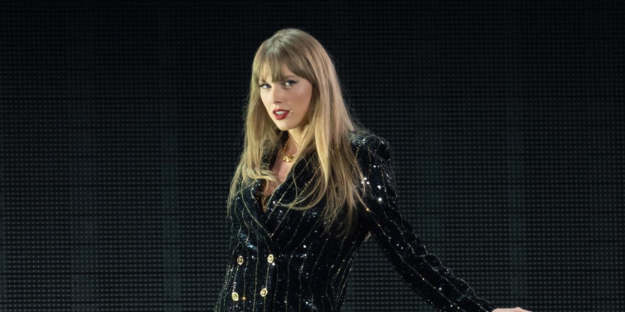 AMC shares rise as 'Taylor Swift: The Eras Tour' sets another record - Vimarsana News