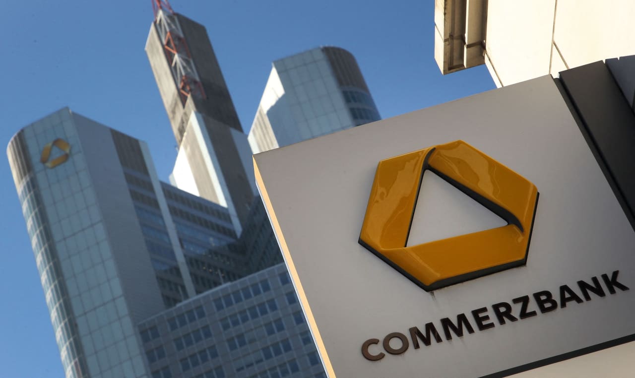 Under-fire Commerzbank sets ambitious profit goal