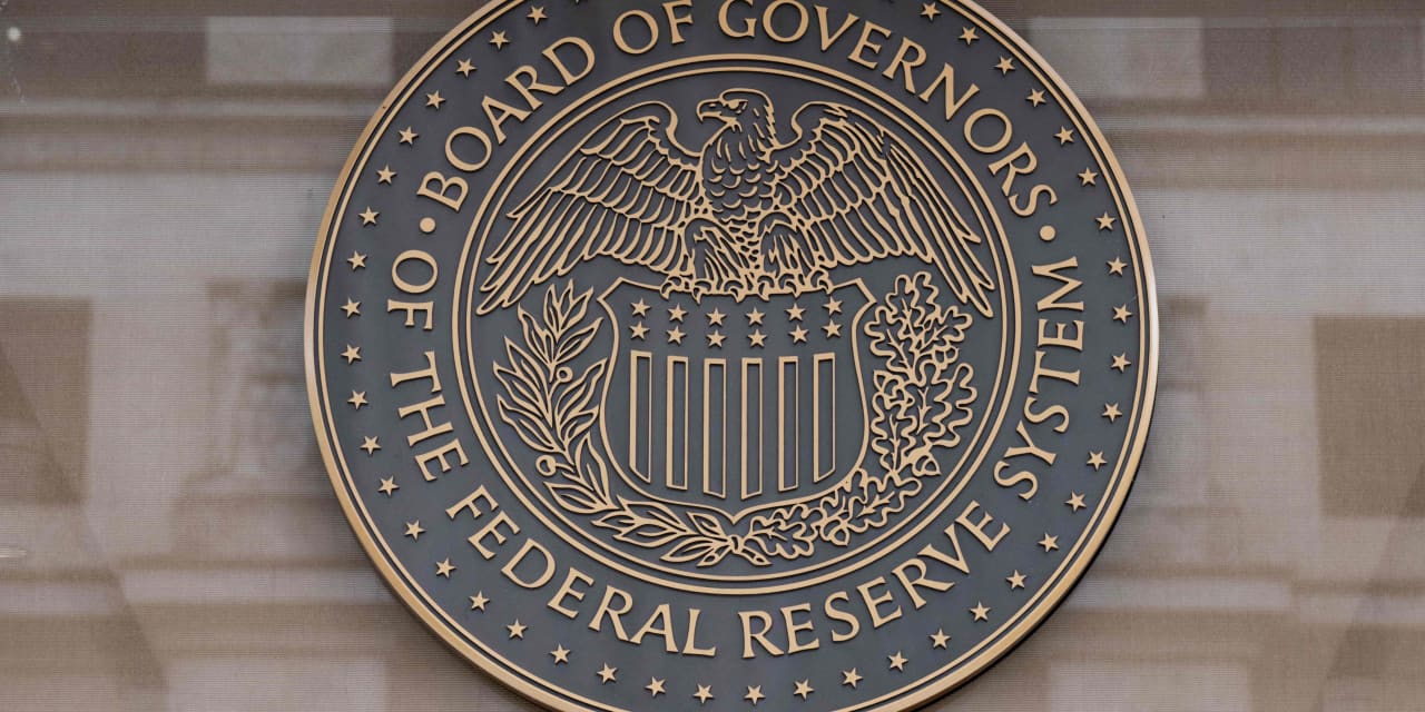 Fed likely to cut rates below 3%, making bonds attractive now, Guggenheim says - Vimarsana News