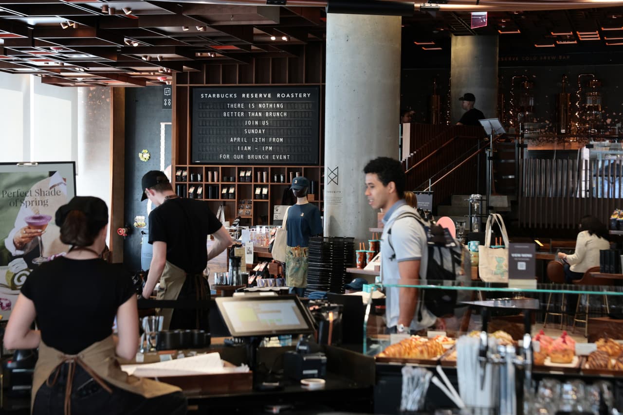 Starbucks made two big moves to help its turnaround today — but they didn’t help the coffee chain’s stock