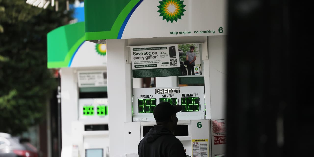 Amazon Prime members can save 10 cents a gallon at 7,000 stations