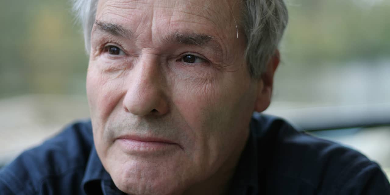 ‘Am I simply the unloved son?’ My mother ghosted me after my father died. Is she stealing his money?