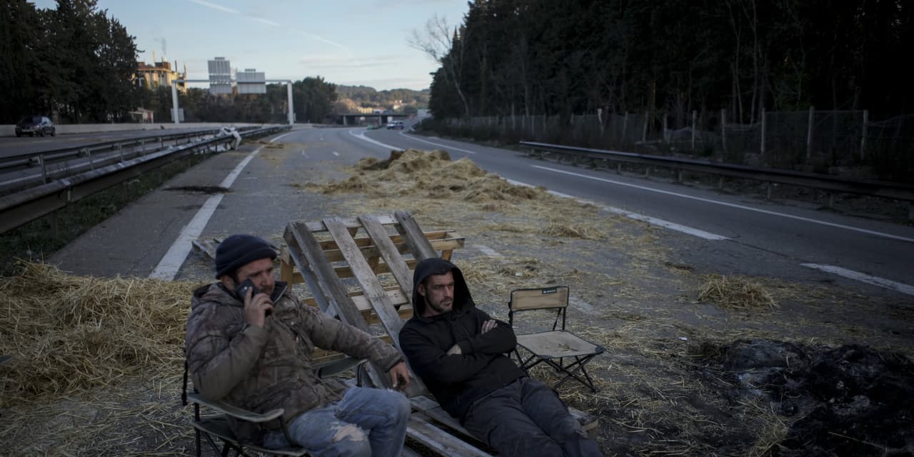 France prepares new measures to calm farmers’ protests