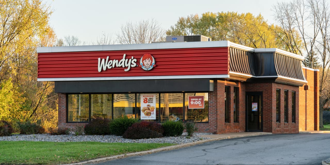 Wendy’s sales keep getting worse, as the stock sinks toward a 13-year low