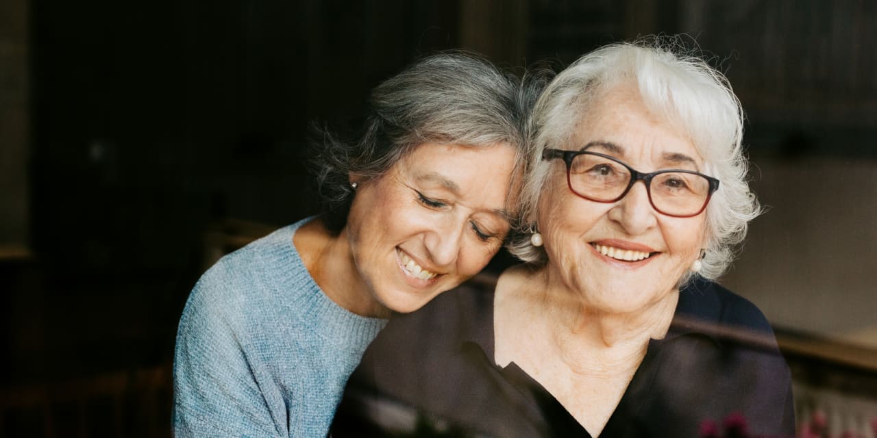 I’m 60 and plan to buy my mother’s home in Georgia. Should I get a mortgage or family loan?